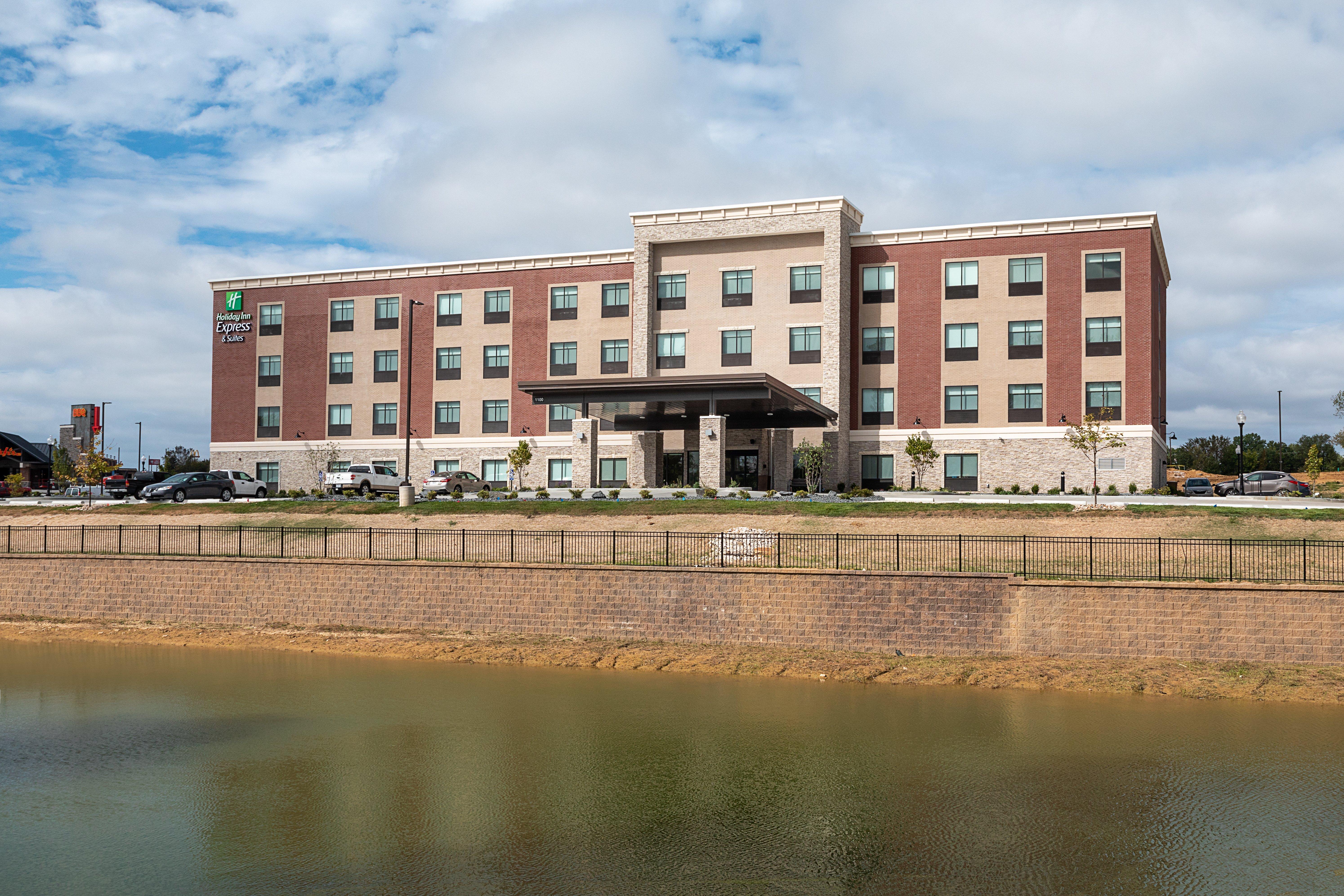 Holiday Inn Express & Suites - Wentzville St Louis West By Ihg Exteriör bild